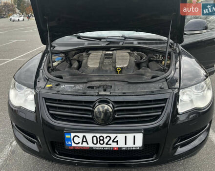 Черный Фольксваген Туарег, объемом двигателя 4.9 л и пробегом 252 тыс. км за 13800 $, фото 53 на Automoto.ua