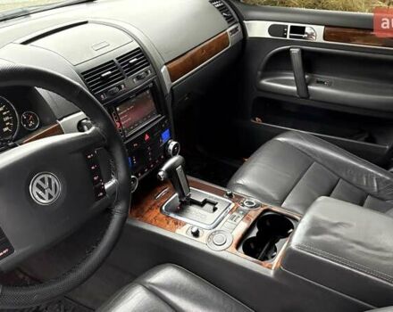 Черный Фольксваген Туарег, объемом двигателя 3 л и пробегом 239 тыс. км за 10300 $, фото 12 на Automoto.ua