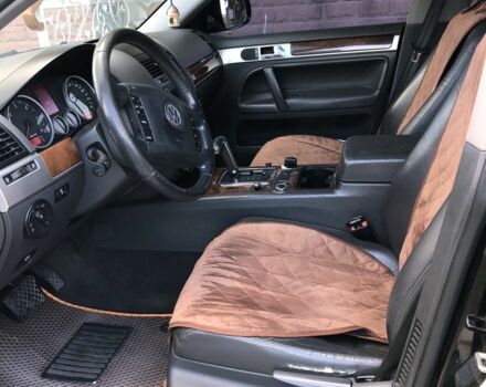 Черный Фольксваген Туарег, объемом двигателя 2.5 л и пробегом 370 тыс. км за 8000 $, фото 6 на Automoto.ua