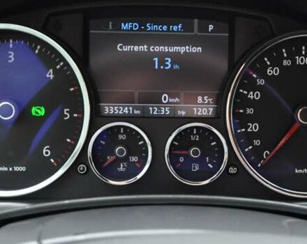 Черный Фольксваген Туарег, объемом двигателя 3 л и пробегом 335 тыс. км за 9803 $, фото 31 на Automoto.ua