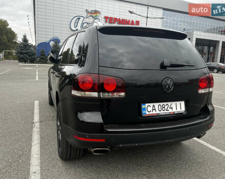 Черный Фольксваген Туарег, объемом двигателя 4.9 л и пробегом 252 тыс. км за 13800 $, фото 8 на Automoto.ua