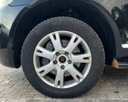 Черный Фольксваген Туарег, объемом двигателя 4.92 л и пробегом 340 тыс. км за 11000 $, фото 6 на Automoto.ua