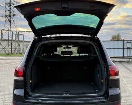 Чорний Фольксваген Туарег, об'ємом двигуна 3 л та пробігом 404 тис. км за 6500 $, фото 6 на Automoto.ua