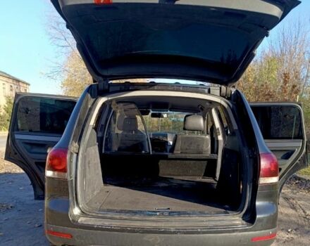 Черный Фольксваген Туарег, объемом двигателя 3 л и пробегом 332 тыс. км за 7048 $, фото 5 на Automoto.ua