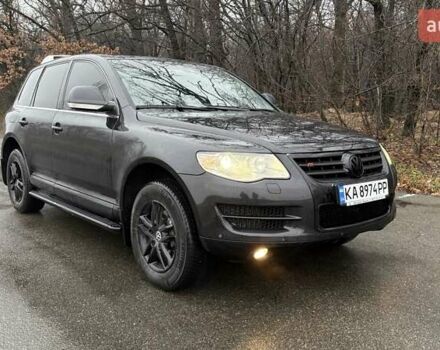 Черный Фольксваген Туарег, объемом двигателя 3 л и пробегом 239 тыс. км за 10300 $, фото 2 на Automoto.ua