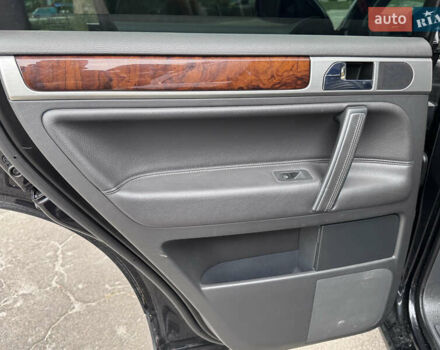 Черный Фольксваген Туарег, объемом двигателя 2.97 л и пробегом 294 тыс. км за 10508 $, фото 15 на Automoto.ua