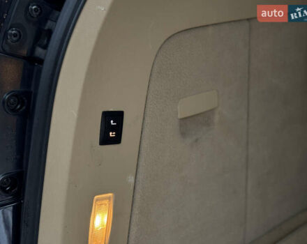 Черный Фольксваген Туарег, объемом двигателя 3 л и пробегом 333 тыс. км за 9950 $, фото 30 на Automoto.ua