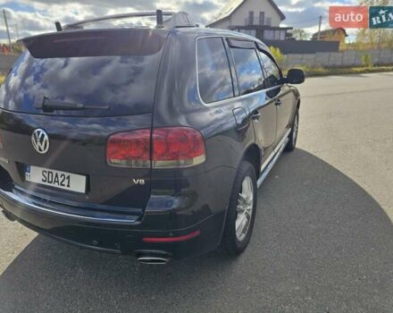 Черный Фольксваген Туарег, объемом двигателя 4.2 л и пробегом 356 тыс. км за 11000 $, фото 2 на Automoto.ua