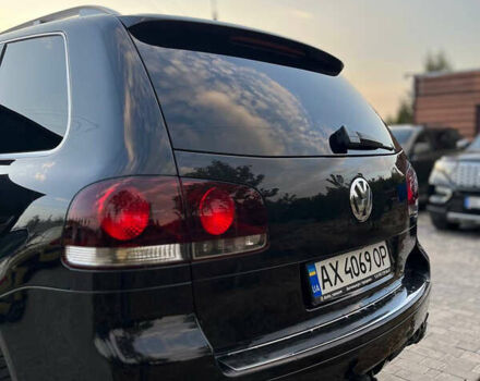 Черный Фольксваген Туарег, объемом двигателя 4.92 л и пробегом 340 тыс. км за 11000 $, фото 5 на Automoto.ua