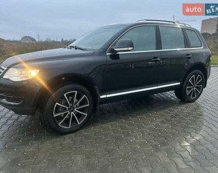 Черный Фольксваген Туарег, объемом двигателя 2.97 л и пробегом 159 тыс. км за 13800 $, фото 31 на Automoto.ua