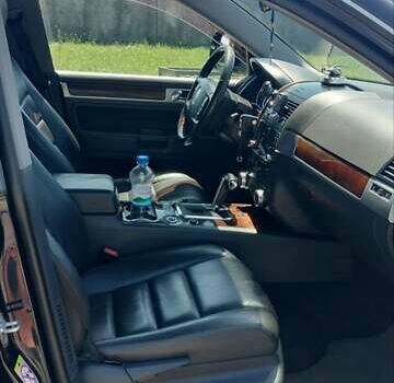 Черный Фольксваген Туарег, объемом двигателя 2.97 л и пробегом 344 тыс. км за 10950 $, фото 51 на Automoto.ua