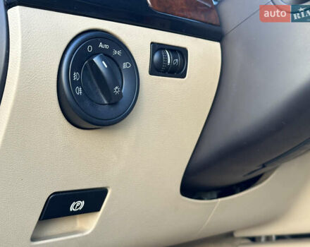 Черный Фольксваген Туарег, объемом двигателя 2.97 л и пробегом 240 тыс. км за 12200 $, фото 59 на Automoto.ua