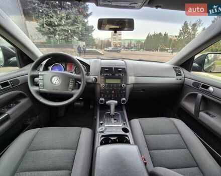 Черный Фольксваген Туарег, объемом двигателя 2.5 л и пробегом 268 тыс. км за 8850 $, фото 16 на Automoto.ua