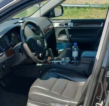 Черный Фольксваген Туарег, объемом двигателя 2.97 л и пробегом 344 тыс. км за 10950 $, фото 49 на Automoto.ua