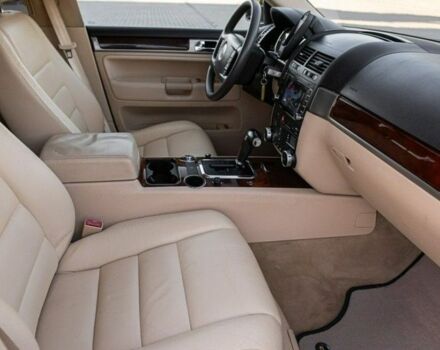 Черный Фольксваген Туарег, объемом двигателя 3 л и пробегом 240 тыс. км за 4000 $, фото 9 на Automoto.ua