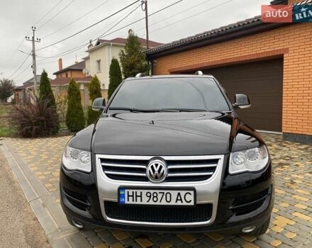 Черный Фольксваген Туарег, объемом двигателя 3 л и пробегом 360 тыс. км за 9800 $, фото 1 на Automoto.ua