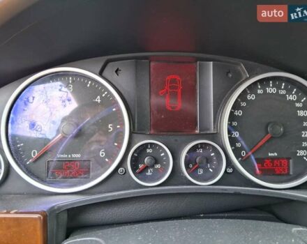 Черный Фольксваген Туарег, объемом двигателя 3 л и пробегом 265 тыс. км за 11000 $, фото 11 на Automoto.ua