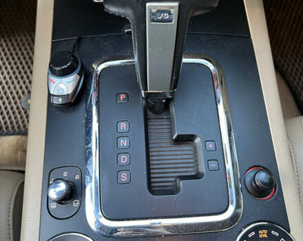 Черный Фольксваген Туарег, объемом двигателя 2.97 л и пробегом 305 тыс. км за 10800 $, фото 15 на Automoto.ua