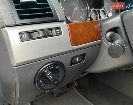 Черный Фольксваген Туарег, объемом двигателя 3 л и пробегом 360 тыс. км за 9800 $, фото 18 на Automoto.ua