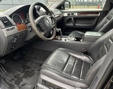 Черный Фольксваген Туарег, объемом двигателя 3 л и пробегом 270 тыс. км за 10500 $, фото 21 на Automoto.ua