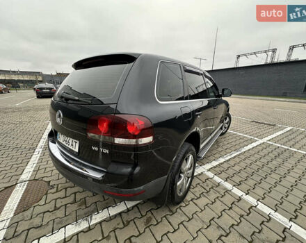 Черный Фольксваген Туарег, объемом двигателя 3 л и пробегом 270 тыс. км за 10500 $, фото 19 на Automoto.ua