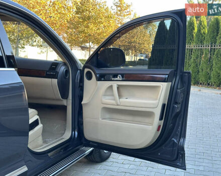 Черный Фольксваген Туарег, объемом двигателя 2.97 л и пробегом 240 тыс. км за 12200 $, фото 43 на Automoto.ua