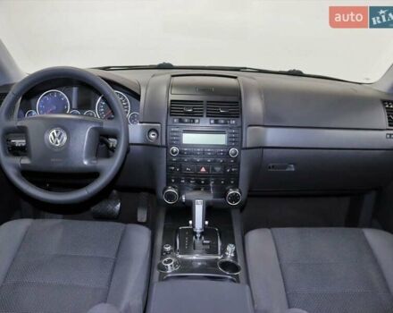 Черный Фольксваген Туарег, объемом двигателя 2.5 л и пробегом 268 тыс. км за 9900 $, фото 4 на Automoto.ua