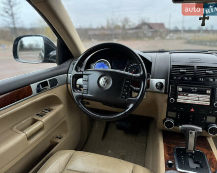 Черный Фольксваген Туарег, объемом двигателя 3.6 л и пробегом 280 тыс. км за 10750 $, фото 19 на Automoto.ua