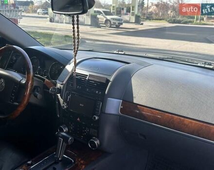 Черный Фольксваген Туарег, объемом двигателя 4.2 л и пробегом 286 тыс. км за 8999 $, фото 38 на Automoto.ua