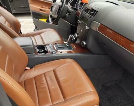 Чорний Фольксваген Туарег, об'ємом двигуна 3 л та пробігом 258 тис. км за 11500 $, фото 16 на Automoto.ua