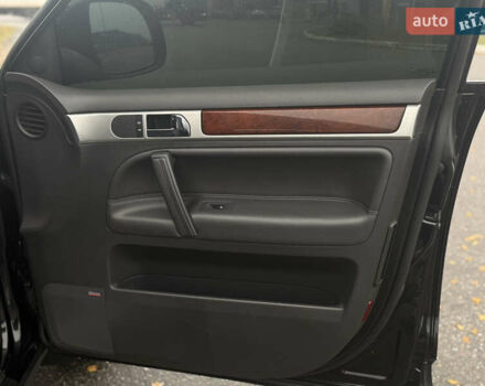 Черный Фольксваген Туарег, объемом двигателя 3 л и пробегом 195 тыс. км за 13800 $, фото 11 на Automoto.ua