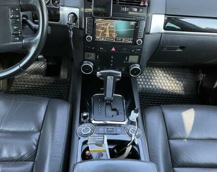 Черный Фольксваген Туарег, объемом двигателя 2.97 л и пробегом 214 тыс. км за 13500 $, фото 10 на Automoto.ua