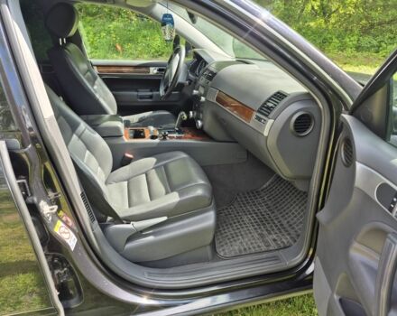 Черный Фольксваген Туарег, объемом двигателя 3 л и пробегом 372 тыс. км за 11000 $, фото 5 на Automoto.ua