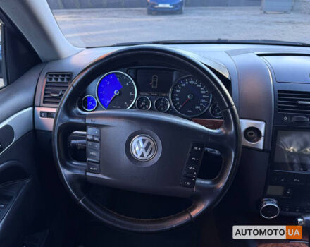 Черный Фольксваген Туарег, объемом двигателя 3 л и пробегом 452 тыс. км за 11000 $, фото 9 на Automoto.ua