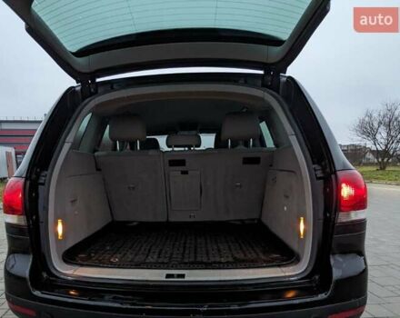 Черный Фольксваген Туарег, объемом двигателя 3 л и пробегом 305 тыс. км за 5850 $, фото 3 на Automoto.ua