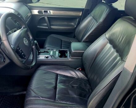 Чорний Фольксваген Туарег, об'ємом двигуна 3 л та пробігом 297 тис. км за 11777 $, фото 11 на Automoto.ua