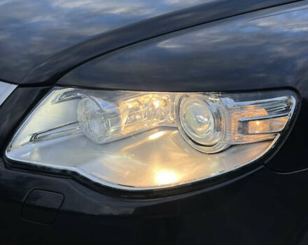 Черный Фольксваген Туарег, объемом двигателя 3 л и пробегом 235 тыс. км за 13500 $, фото 3 на Automoto.ua