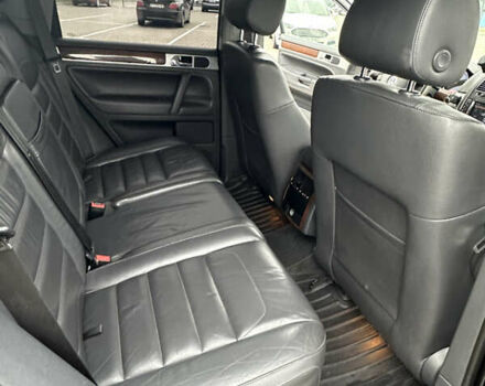 Черный Фольксваген Туарег, объемом двигателя 3 л и пробегом 270 тыс. км за 10500 $, фото 23 на Automoto.ua