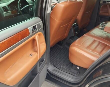 Чорний Фольксваген Туарег, об'ємом двигуна 3 л та пробігом 258 тис. км за 11500 $, фото 19 на Automoto.ua