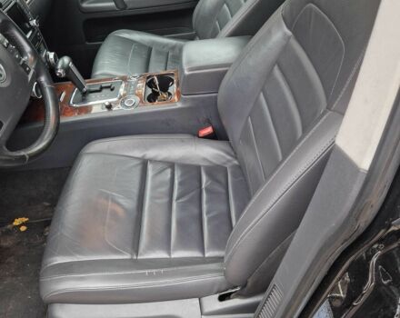 Чорний Фольксваген Туарег, об'ємом двигуна 3 л та пробігом 500 тис. км за 7000 $, фото 7 на Automoto.ua