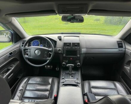 Черный Фольксваген Туарег, объемом двигателя 3 л и пробегом 281 тыс. км за 4999 $, фото 7 на Automoto.ua