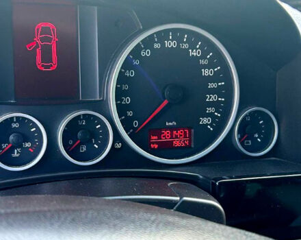 Черный Фольксваген Туарег, объемом двигателя 3 л и пробегом 283 тыс. км за 12300 $, фото 7 на Automoto.ua