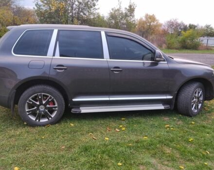 Черный Фольксваген Туарег, объемом двигателя 3 л и пробегом 300 тыс. км за 9300 $, фото 7 на Automoto.ua