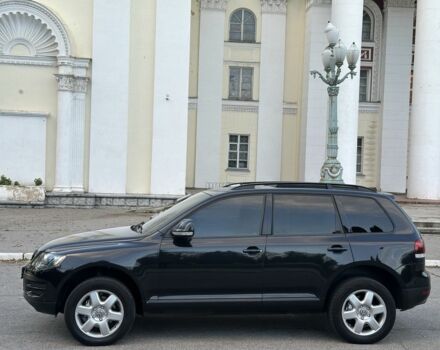 Чорний Фольксваген Туарег, об'ємом двигуна 3 л та пробігом 221 тис. км за 9800 $, фото 6 на Automoto.ua