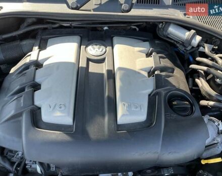 Черный Фольксваген Туарег, объемом двигателя 2.97 л и пробегом 214 тыс. км за 13500 $, фото 11 на Automoto.ua