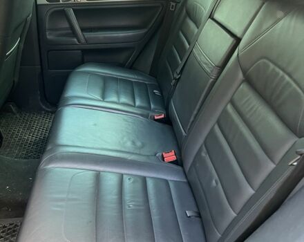 Черный Фольксваген Туарег, объемом двигателя 3 л и пробегом 278 тыс. км за 7500 $, фото 7 на Automoto.ua