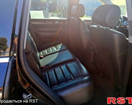 Черный Фольксваген Туарег, объемом двигателя 3 л и пробегом 337 тыс. км за 12000 $, фото 4 на Automoto.ua