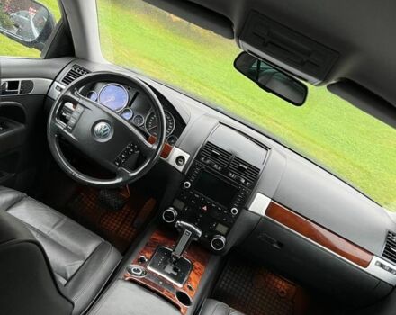 Черный Фольксваген Туарег, объемом двигателя 3 л и пробегом 280 тыс. км за 4900 $, фото 5 на Automoto.ua