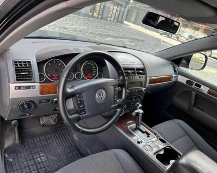 Черный Фольксваген Туарег, объемом двигателя 3 л и пробегом 267 тыс. км за 11000 $, фото 13 на Automoto.ua