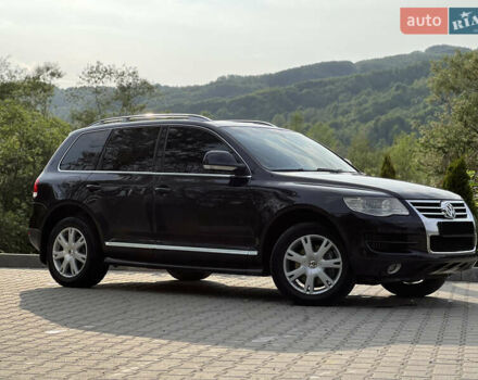 Черный Фольксваген Туарег, объемом двигателя 2.97 л и пробегом 305 тыс. км за 10800 $, фото 3 на Automoto.ua